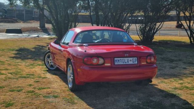 2002 - Mazda MX5 NB (Mitchell Saunders)